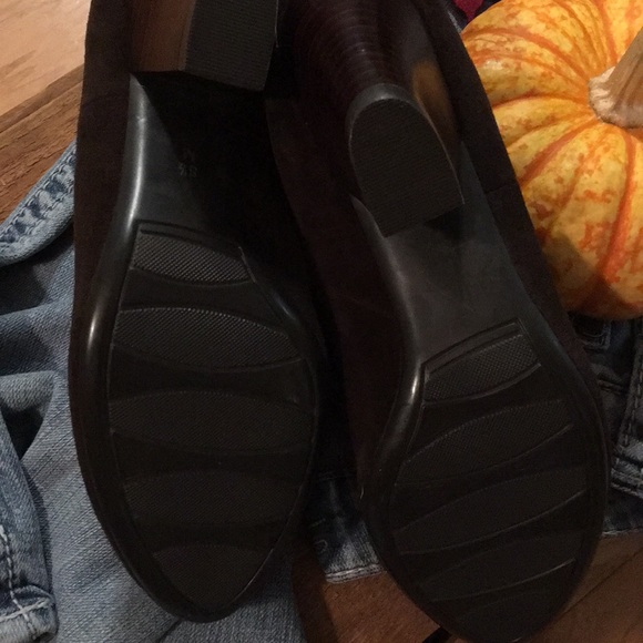 NWOB: Chelsea Booties - Picture 7 of 11